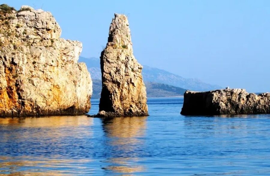 3,5h Wild Bays: Swim & Snorkel with Capt. Bobo (Public) - Five bays, one flexible route