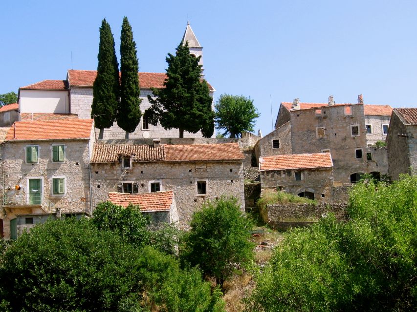 3-Hour Lavender Tour from Hvar - A short pause at St. Roch Chapel