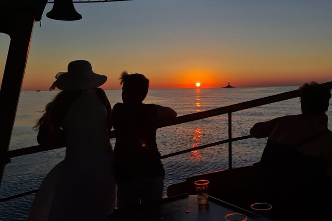 3hours all inclusive Sunset&Dolphin Tour from Medulin on Sandra - The crew and the tone on board