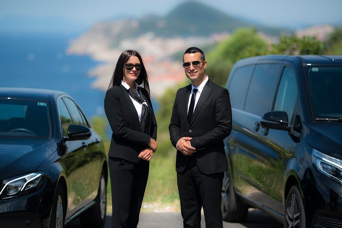 Airport Private Transfer Dubrovnik - Why the name sign and flight tracking matter