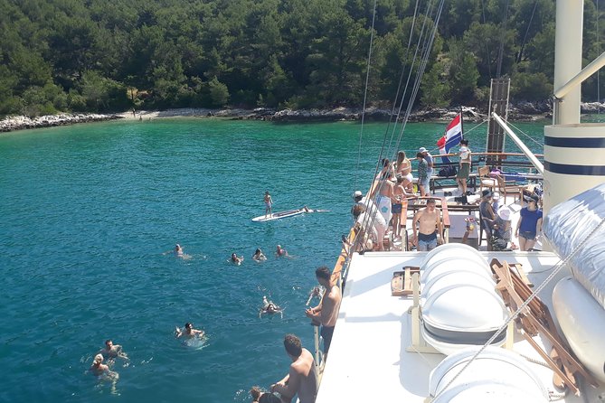All Inclusive Brac and Solta islands swimming cruise - What the day feels like for families and mixed-age groups