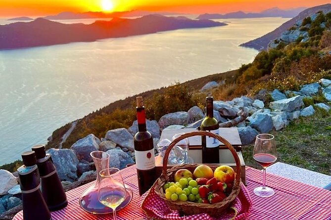 Authentic private viewpoint wine&dine tour - Who should book this outing