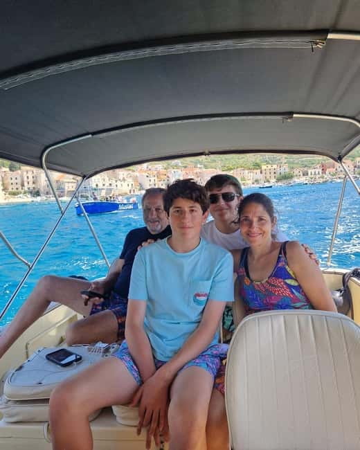 Blue Cave & 6 Island Journey from Split - Carpe Diem Beach: a short final pause