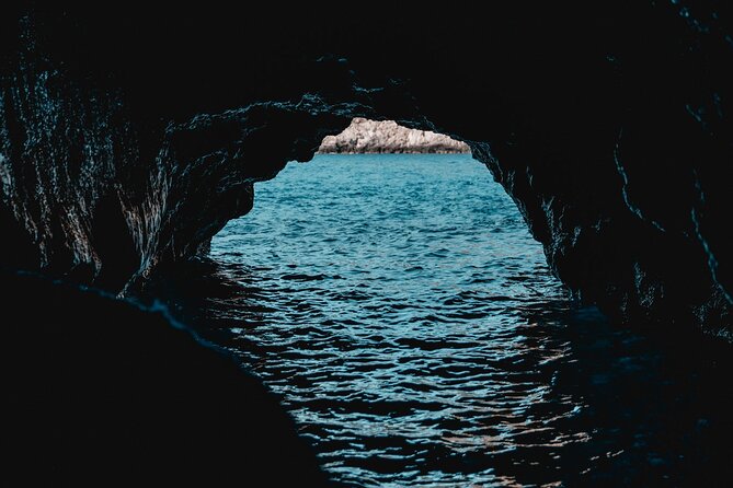 Blue Cave & 6 Islands Speedboat Tour From Split or Podstrana - Limestone caves and Stiniva Cove on Vis