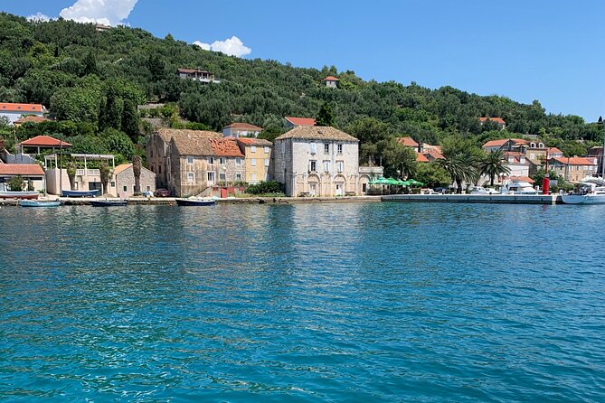 Blue Cave & Caves Small Group Tour – Dubrovnik’s Hidden Coastline - Drinks, snorkeling gear, and music on board