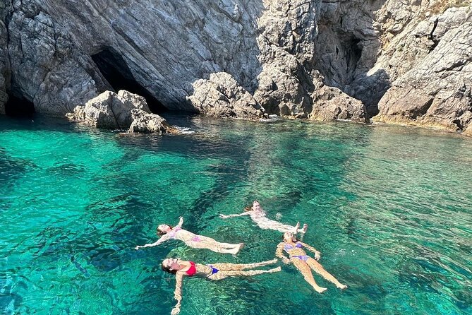 BLUE CAVE&GREEN CAVES /ŠUNJ beach Speedboat tour- WITH DRINKS - Swimming through the Green Caves