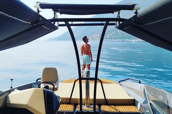 Blue cave & Hvar, 5 islands speed boat tour with unique boats from Split - What the boat and guides add to the day