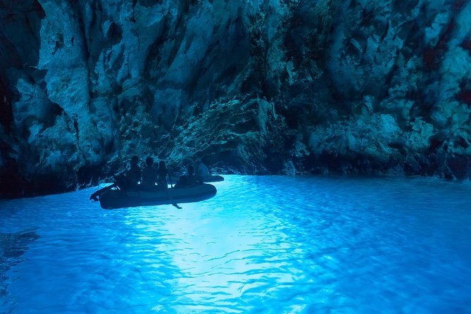 Blue cave & Hvar, 5 islands speed boat tour with unique boats from Split - Who should book this day