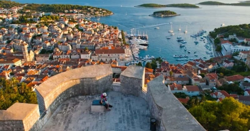 Blue Cave & Island-Hopping Tour with Snorkeling from Split - The Blue Cave and its famous blue light