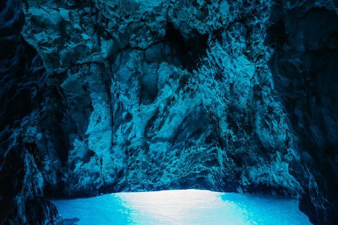 Blue Cave Small-Group Boat Tour from Dubrovnik - Who should book this boat trip?