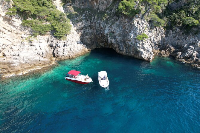 Blue cave tour - 4 caves and sandy beach - Šunj Beach gives the trip a proper finish