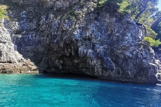 Blue & Green Cave Experience: Drinks, Snorkeling & Šunj Beach - Starting at Lapadska obala 4 in Dubrovnik