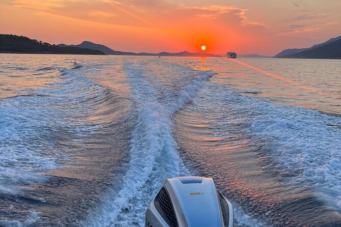 Blue & Green Cave Experience: Drinks, Snorkeling & Šunj Beach - Drinks, snorkeling gear, and what you still need