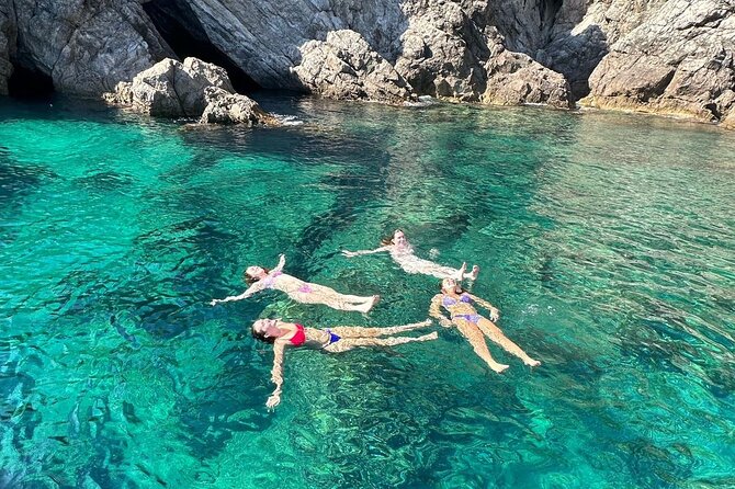 Blue & Green cave,Šunj beach - with drinks small group speedboat - A small speedboat, with a small-group tradeoff