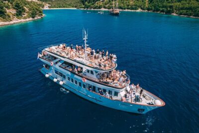 Blue Lagoon, Borkko Beach & Šolta from Split with LUNCH & DRINKS