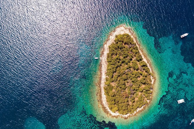 Blue Lagoon & Maslinica half day tour from Trogir - Who will enjoy this boat outing most