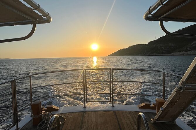 Boat Tour at Delfina Hvar - Comfort, crew, and group size