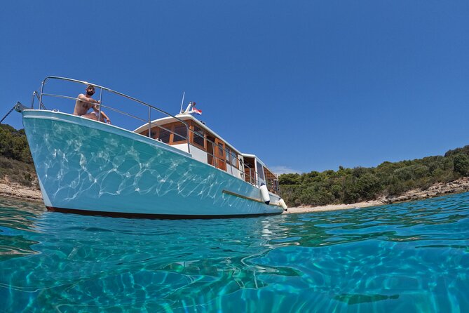 Boat Tour at Delfina Hvar - What the five-hour schedule feels like