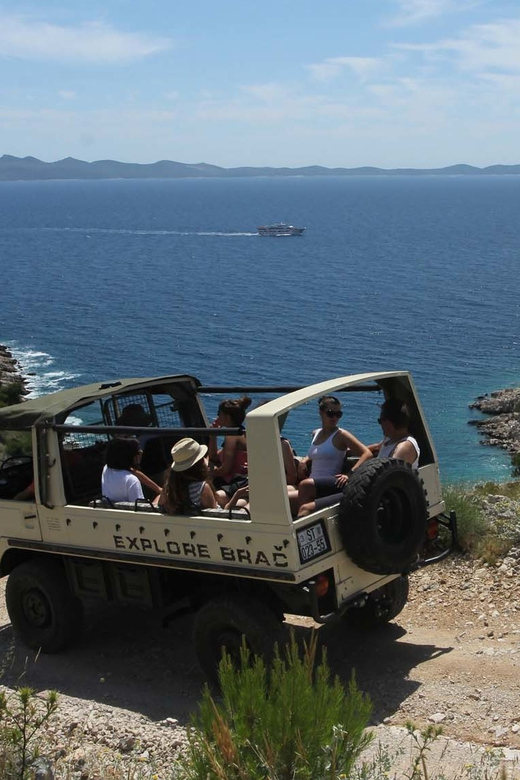 Brač: Island Exploration Tour by Four-Wheel Drive Jeep - Lunch at a family farm above Milna
