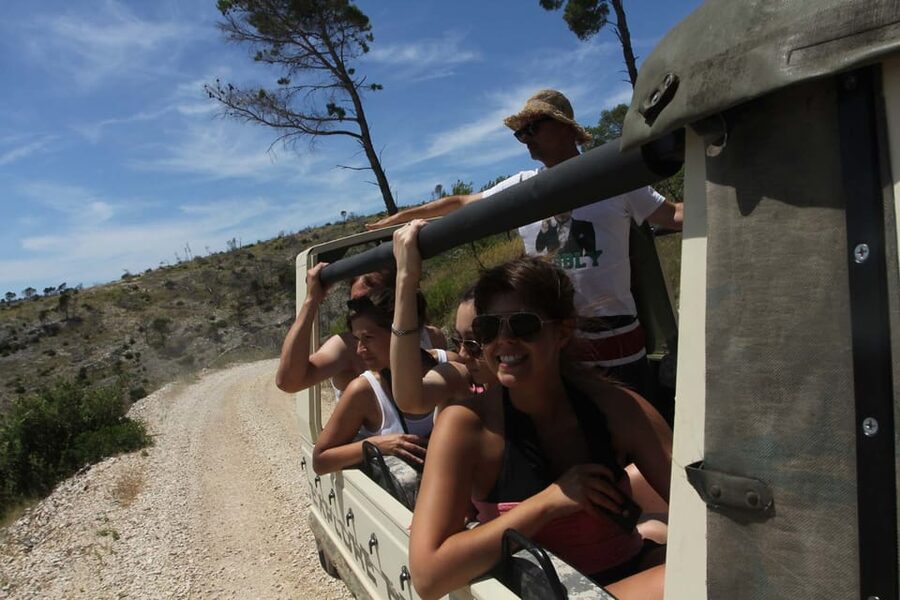 Brač: Island Exploration Tour by Four-Wheel Drive Jeep - Donji Humac and the echoing stone quarry