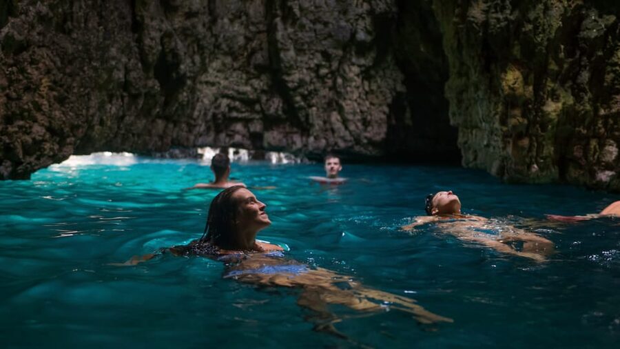 Cape Kamenjak: Kayak Tour with Cave Experience - Snorkeling with fish in clear Istrian water