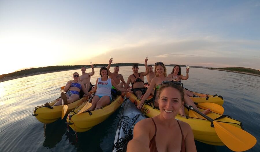 Cape Kamenjak: Sunset Kayak/SUP Wine Tour - Key points to know