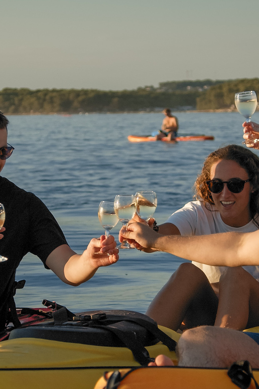 Cape Kamenjak: Sunset Kayak/SUP Wine Tour - Why this sunset tour works so well