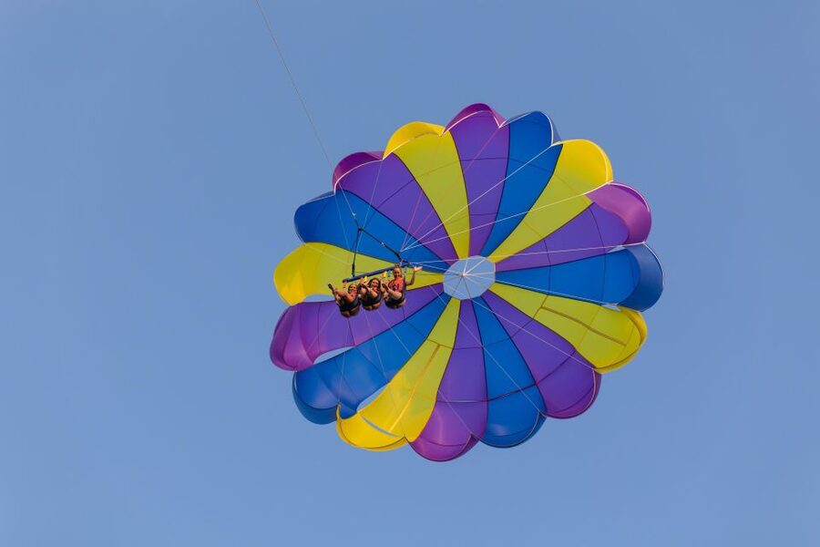 Cavtat: Parasailing - Safety gear and the beginner-friendly setup