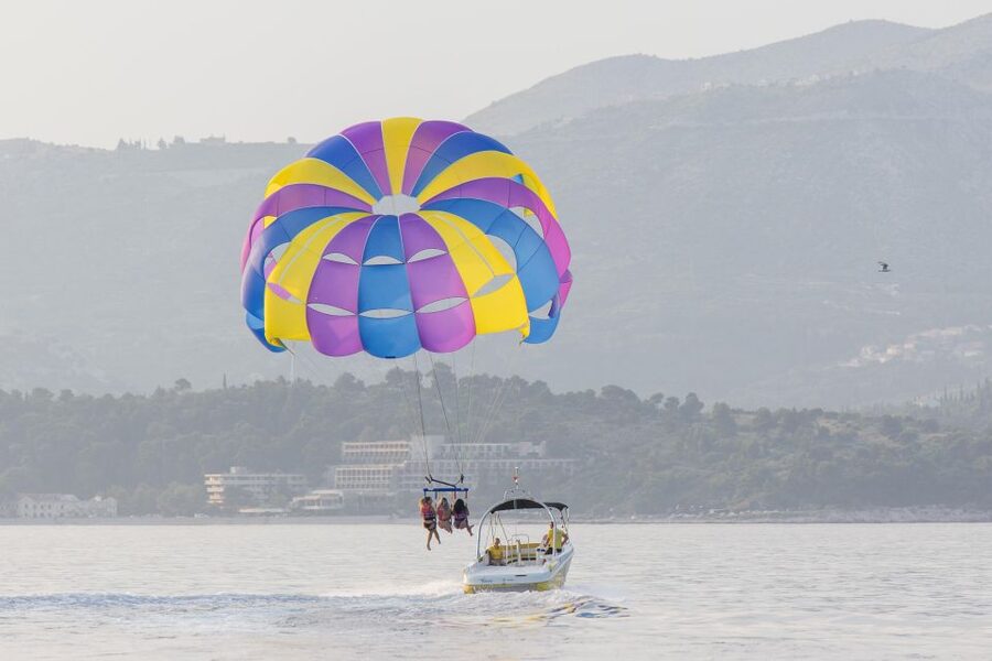 Cavtat: Parasailing - The small-group format