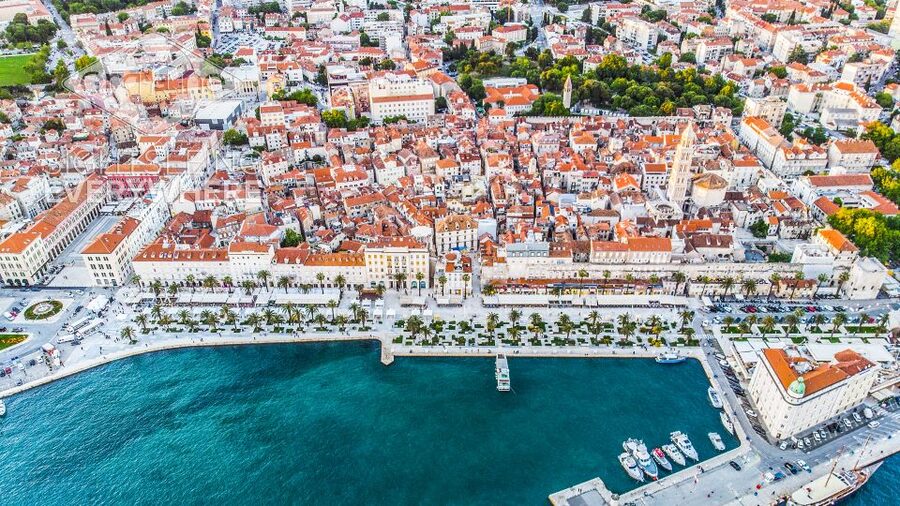 Discover The Old Town Split 1.5h walking Small group tour - At the Cathedral of St Doimus