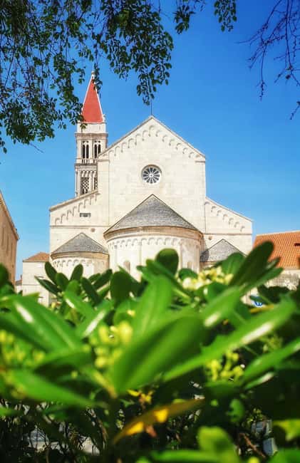 Discover Trogir: Guided Walking Tour of a Medieval Gem - Roman Beginnings and Medieval Trogir