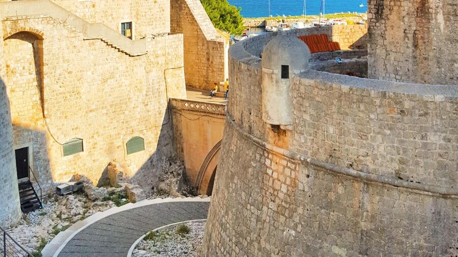 Dubrovnik: 1.5-Hour Guided Old Town Walking Tour - Key details that make this walk useful