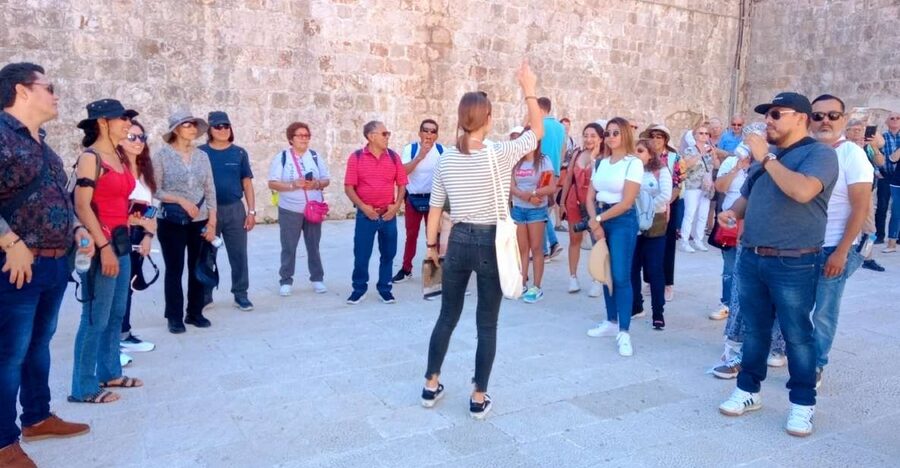 Dubrovnik: 1.5-Hour Guided Old Town Walking Tour - Wandering the side streets to the Cathedral