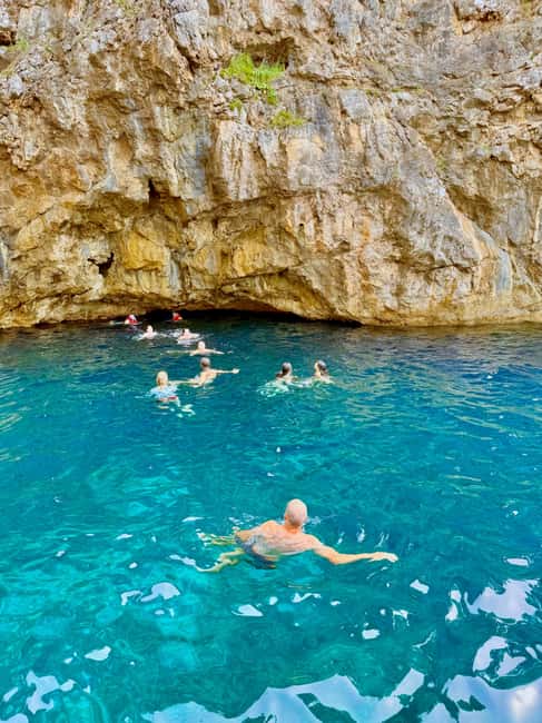 Dubrovnik: 6 hours Blue cave & Elaphiti with optional lunch - Who will enjoy this boat trip most