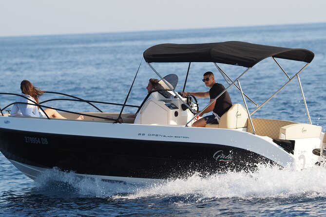 Dubrovnik:Blue cave and sandy beach Sunj with a private speedboat - What the included food and drink mean in practice