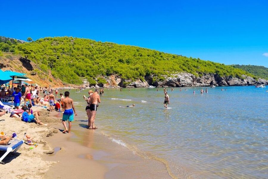 Dubrovnik: Blue Cave & Sunj Beach Boat Tour with Drinks - Šunj Beach and 90 minutes of easy time