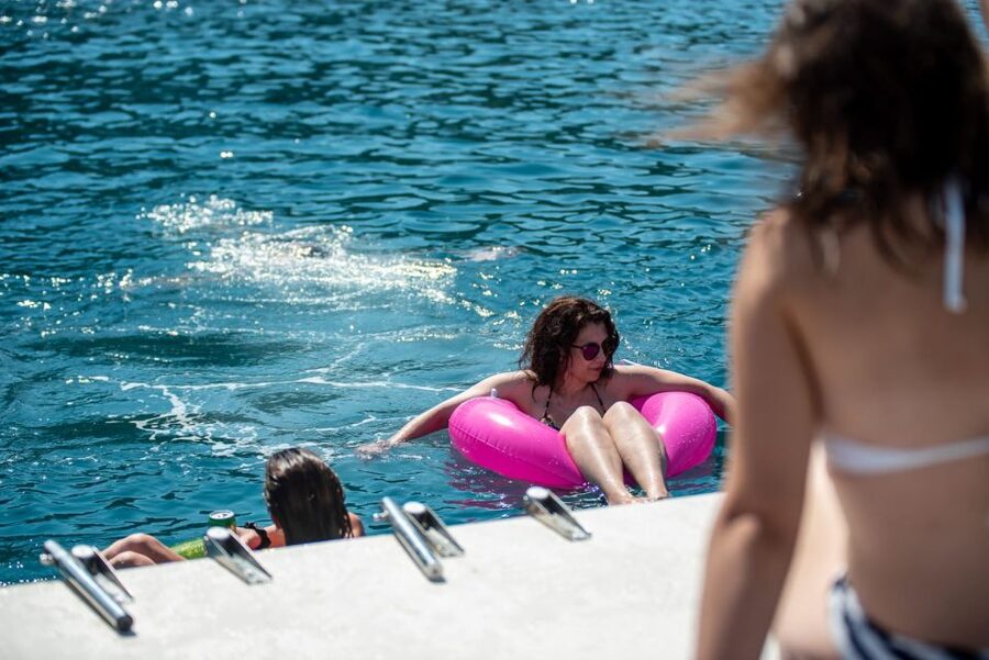 Dubrovnik: Blue Cave Tour with Panoramic Old Town View - Crew service, drinks, and the feel on board