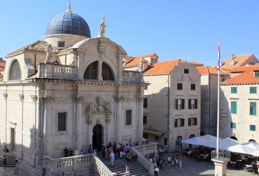 Dubrovnik: Cable Car, Walking Tour and City Walls Combo - Walk the Old Town with a local guide