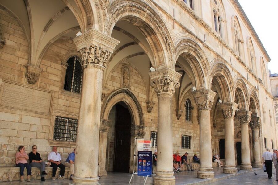 Dubrovnik: Cable Car, Walking Tour and City Walls Combo - Who will enjoy this Dubrovnik combination?