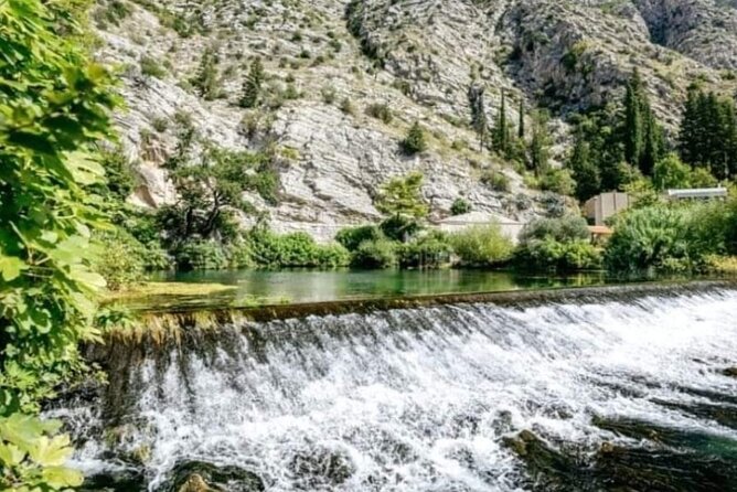 Dubrovnik City Tour with History, Photos & Round Trip Ride - What the guide adds to the ride