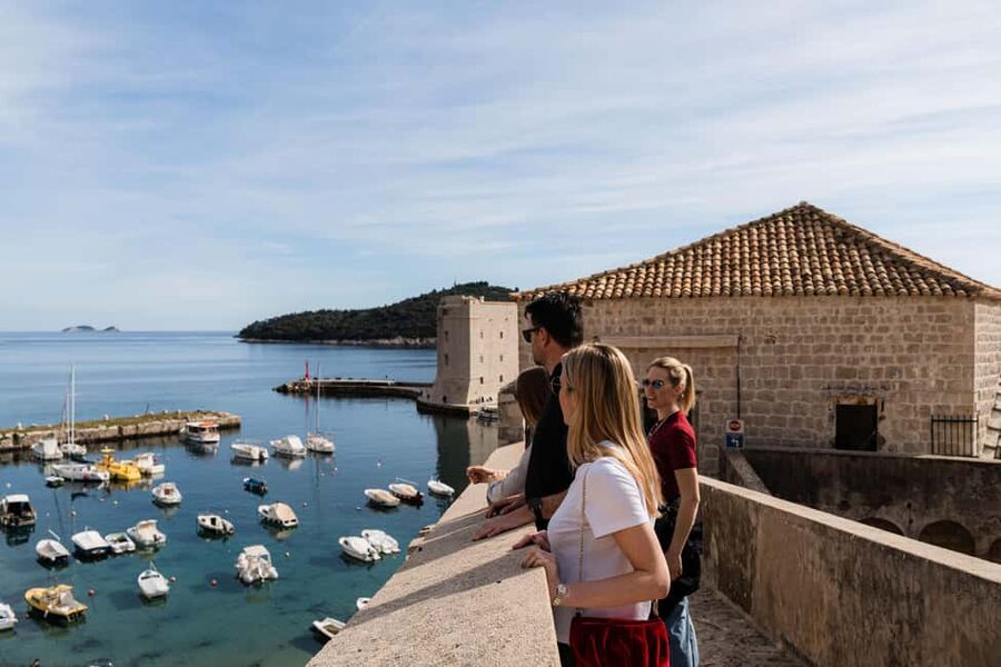 Dubrovnik: City Walls Guided Tour-Small Group Experience - Two hours along the fortifications