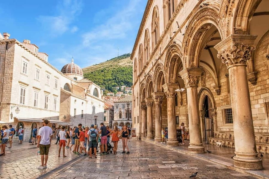 Dubrovnik: City Walls, Old Town Walking Tour & Adriatic View - Starting at Pile Gate with Dubrovnik in view