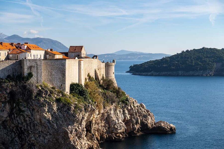 Dubrovnik: City Walls, Old Town Walking Tour & Adriatic View - How the timing and group size affect the experience