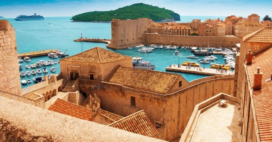 Dubrovnik: City Walls Private Guided Walking Tour - Key points at a glance