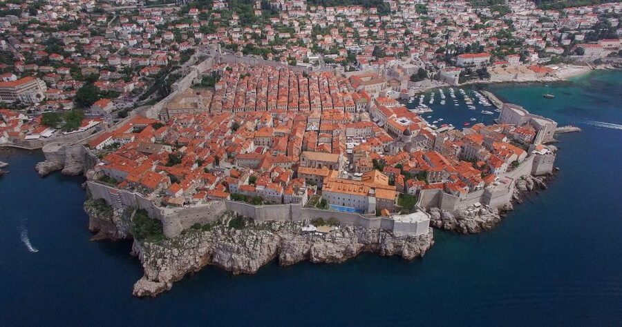 Dubrovnik: Early Bird Walking Tour - Gundulić Square and Ulica od Puča