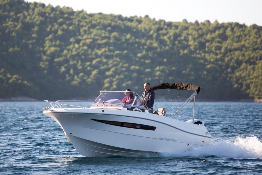 Dubrovnik: Elafiti Island Private Speedboat Tour - What the boat setup adds to the day