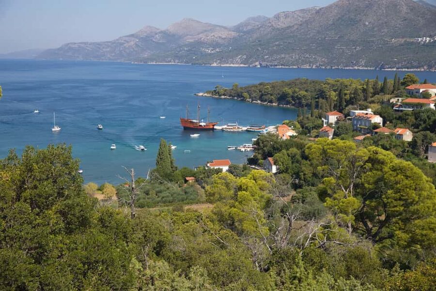 Dubrovnik: Elaphite Island Hopping Cruise on Karaka Ship - Koločep: one hour for a walk or a taste of island life