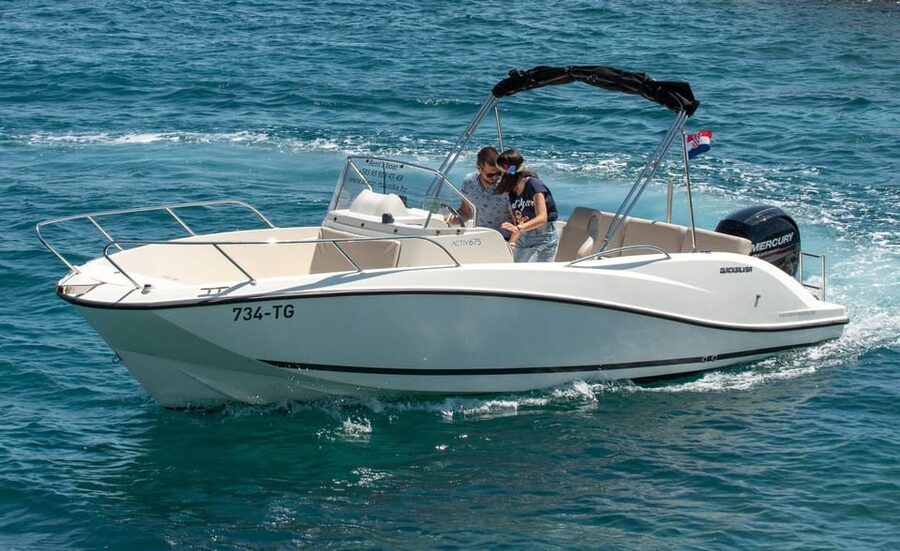 Dubrovnik: Elaphiti Islands and Blue Cave Private Tour - What the boat provides during the day