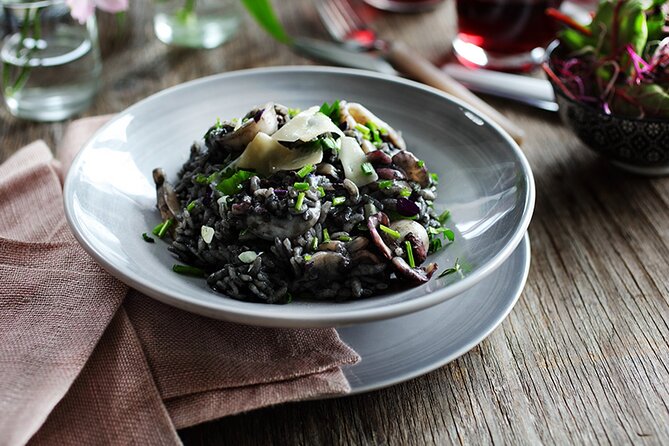 Dubrovnik Food & Wine Tour (Small-Group) - A Croatian meal told in three restaurant visits