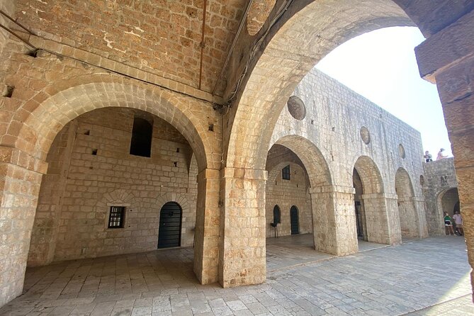 Dubrovnik Game Of Thrones self-guided tour with mobile app - Why this cheap King’s Landing tour is worth considering